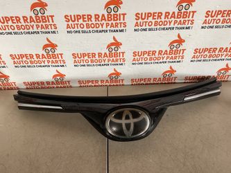 2016 RAV4 Front Grille trim  emblem with RADAR SENSOR REALLY CHEAP original 2018✅