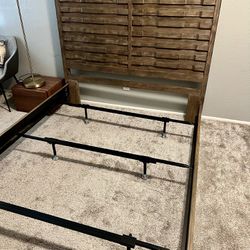 Queen bed frame Foundry by Kincaid