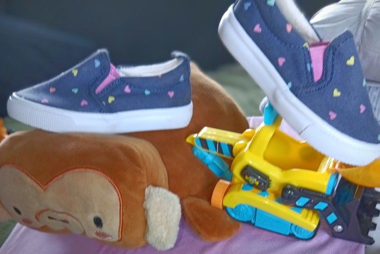 SLIP ON SNEAKERS FOR GIRLS