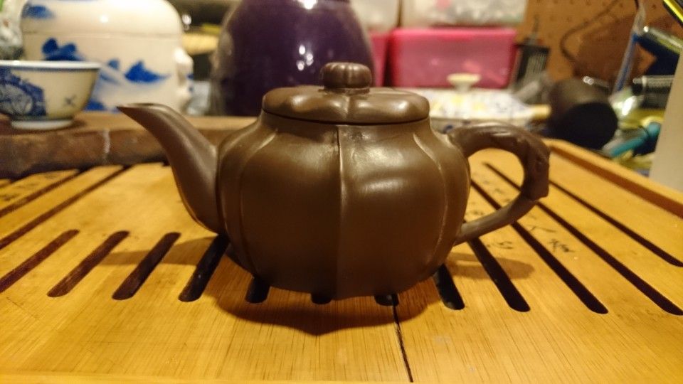 collectible Vitange Handmade Teapot (Pre-owned)