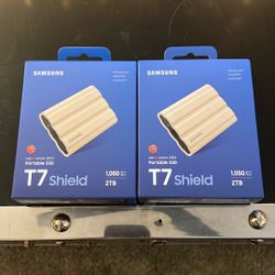 Samsung T7 Shield 2TB