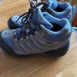 Merrill Women’s Hiking Shoes