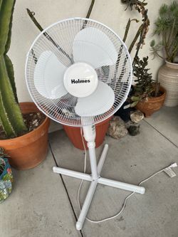 Holmes 16" Blade Breeze Manual Stand  Fan White