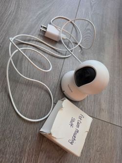 Pet camera with mounting equipment