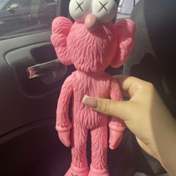 Elmo Kaws BFF Pink Vinyl Figure 8
