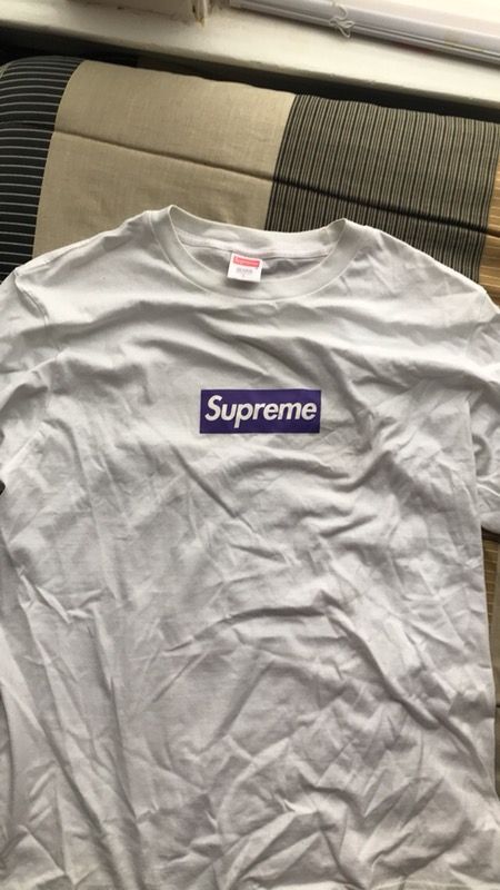 Supreme box logo