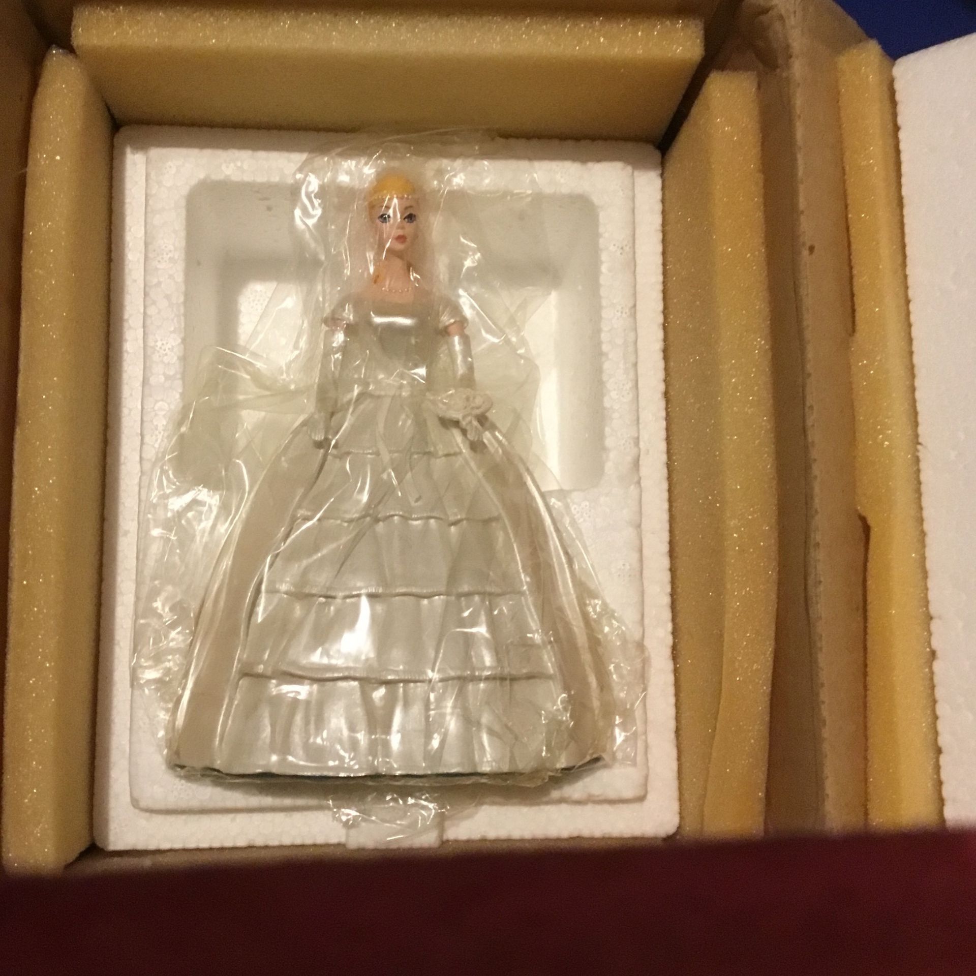 Danbury Mint The Classic Barbie Figurine Collection ‘Bride’s Dream’ 6 Of 12 With COA