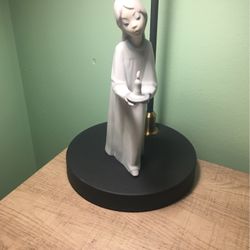 Lladro Girl With Candle