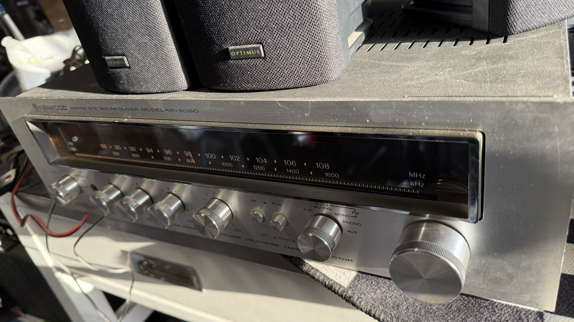 VINTAGE KENWOOD AM-FM STEREO RECEIVER Model KR-3090