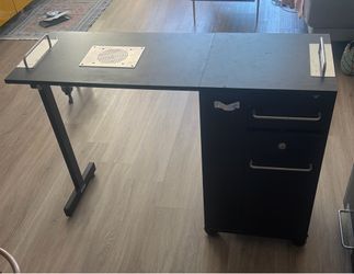 Manicure tables