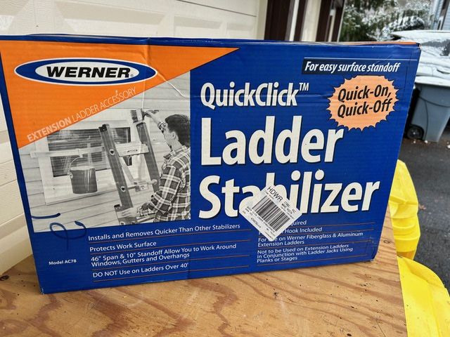 Werner QuickClick ladder stabilizer