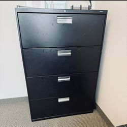 Filing Cabinet : No Key 