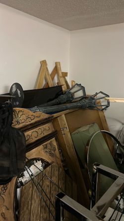 Assorted items for sets