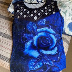 Women’s Holiday Top 