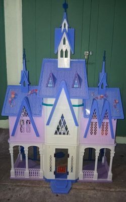 Disney's Frozen 2 Ultimate  Arendelle  Castle