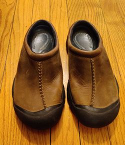 Women's 8.5 Keen Leather Shoes 