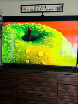 LG 70 inch Class UQ7070 series LED 4K UHD Smart webOS 22 TV