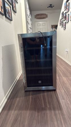 GE wine Fridge / beverage center