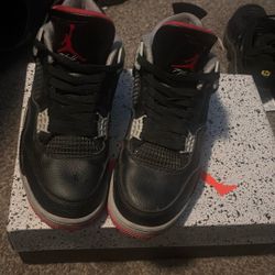 Jordan 4 Retro 