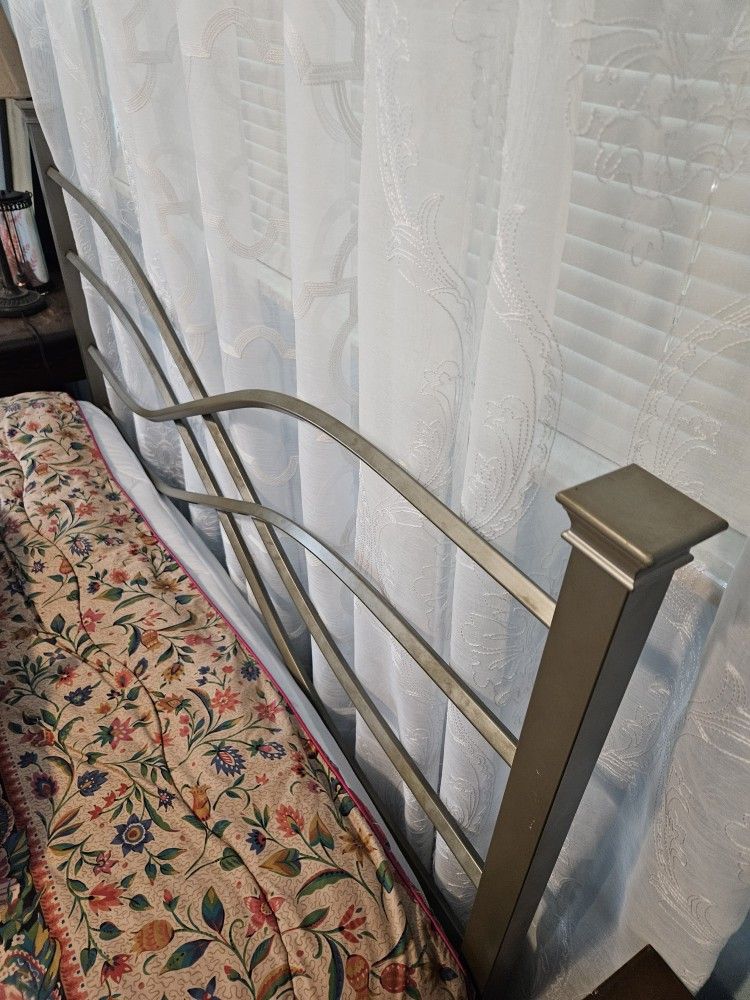 Metal Bed Frame 