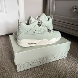 Seafoam Jordan 4’s