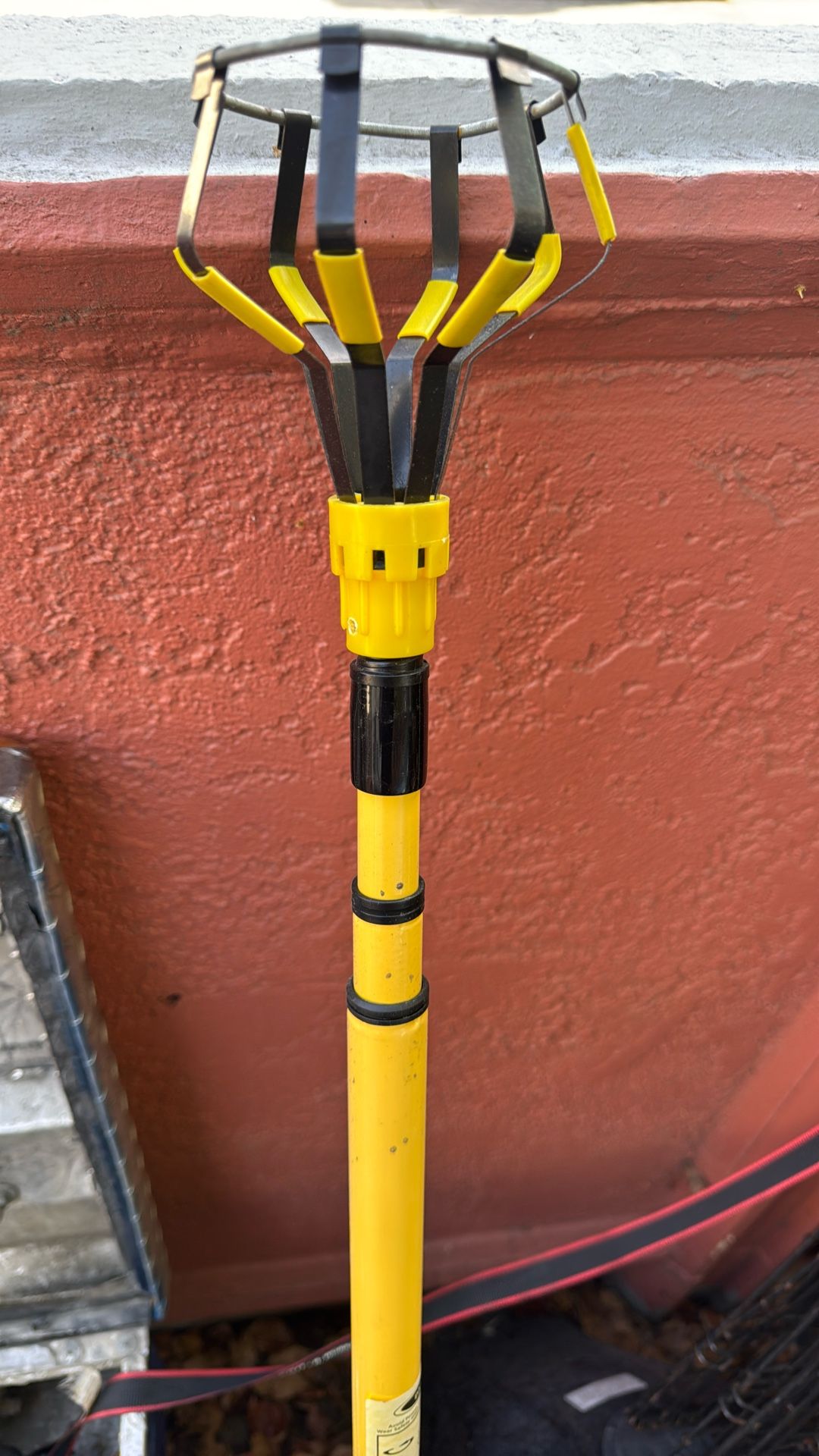 Telescoping, lightbulb, screw, inner or outer