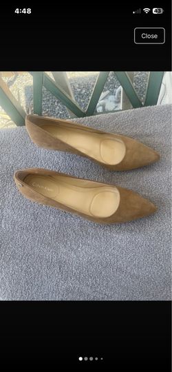 Calvin Klein size 8 heels! Brand new never used however has a bit of sctratches that don’t show when using! Unaware how that got on there probably cau