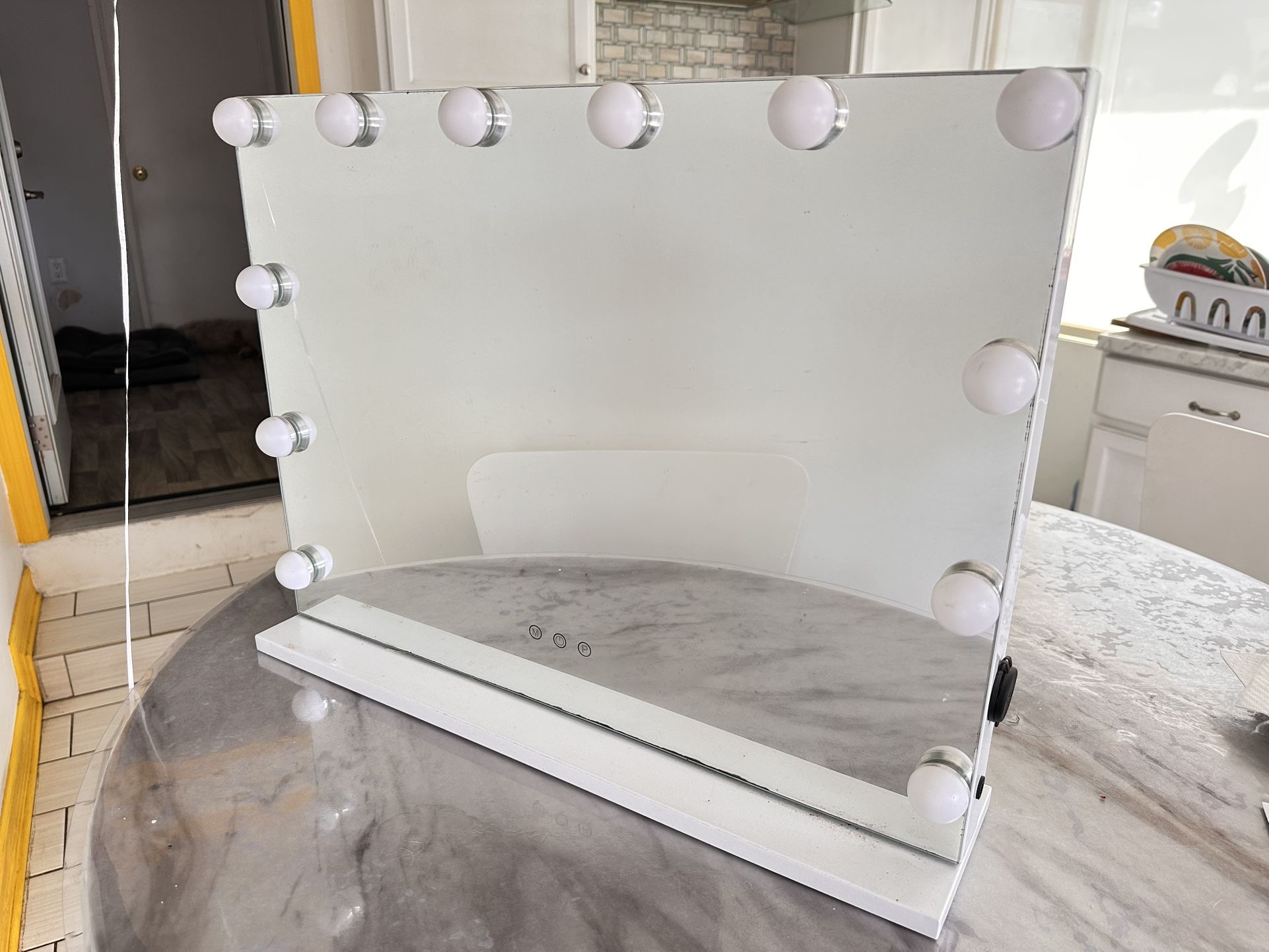 VANITY MIRROR