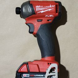 Milwaukee M18 Fuel 1/4 Surge Impact W/2.0 Battery
