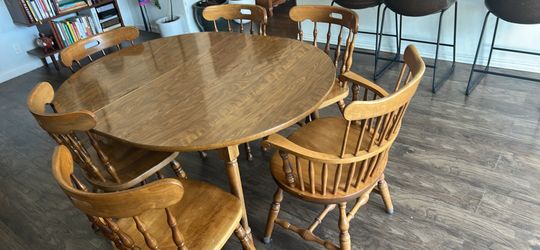 Table & chairs