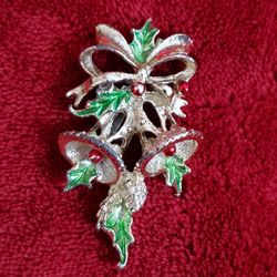 Vintage Gerry's Bells And Holly Pin Silver Tone Brooch