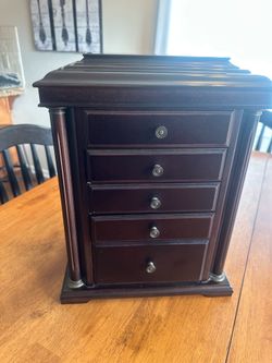 Bombay Jewelry Box