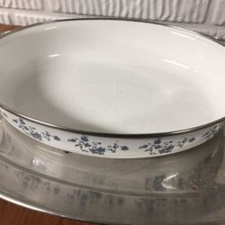 Baking Dish And Strainer