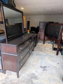 Queen bed dark brown wood bedroom set- headboard, dresser, chest, nightstands