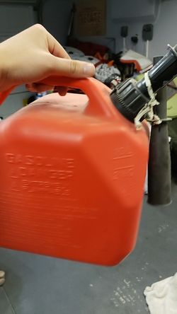 2.5 gal gas can