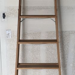 Werner 8’ Wooden Ladder