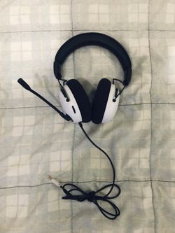 Play station 4 PS4 wired Gaming headset fully functional in very good condition adult owned comes from Pet free smoke free environment