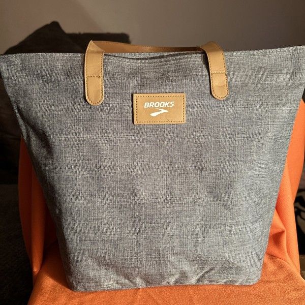 Like New Brooks Light Gray Tote Bag $18 Or Best Offer