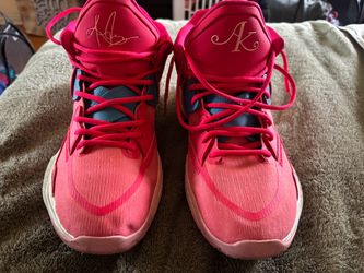 Men’s Kyrie basketball shoes