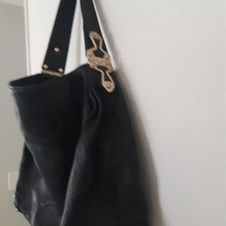 Mk Pebble LEATHER PURSE In EXCELLENT CONDITION 