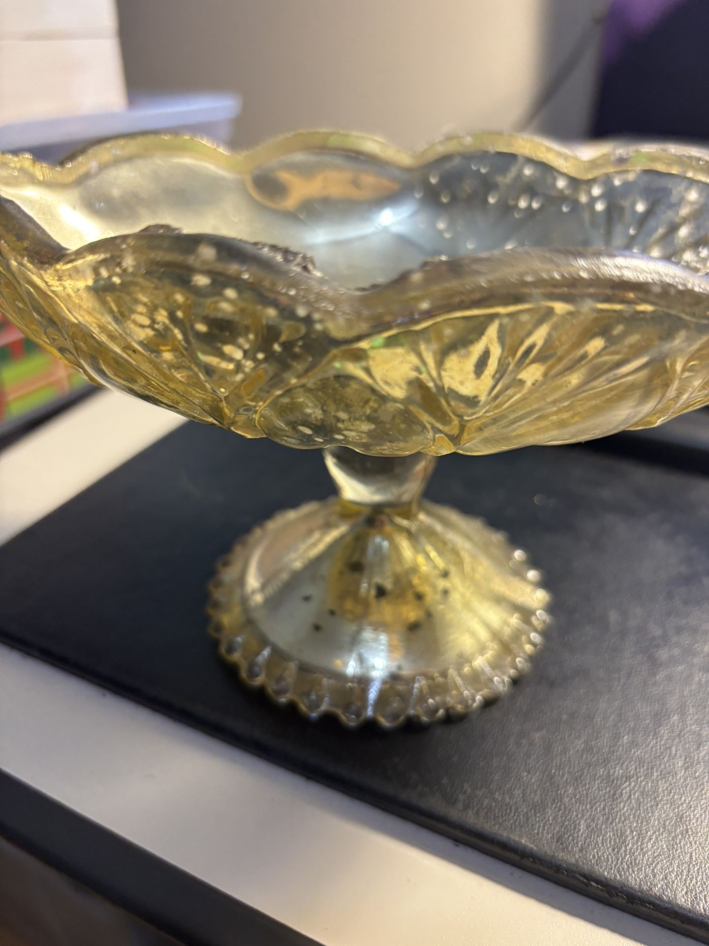 Glass Rustic Gold Leaf Centerpiece Base