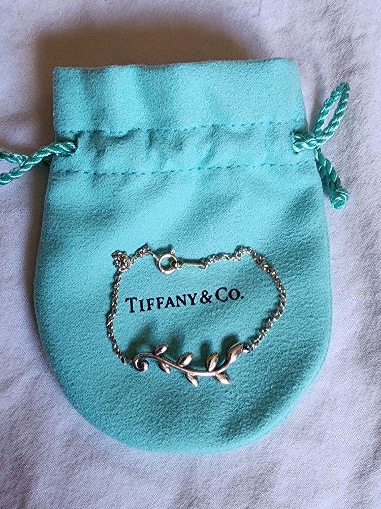 Tiffany & Co. Paloma Picasso® Olive Leaf Vine Bracelet- New