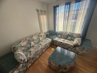 4-Piece Living Room Furniture Set – Good Condition – $250 OBO