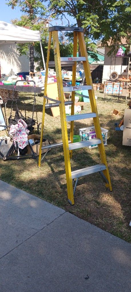 Keller 6ft Fiberglass Ladder