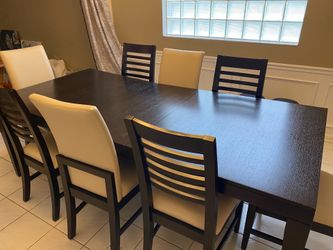 🔥 City Furniture Alden Collection – 8-Piece Dining Set 🔥