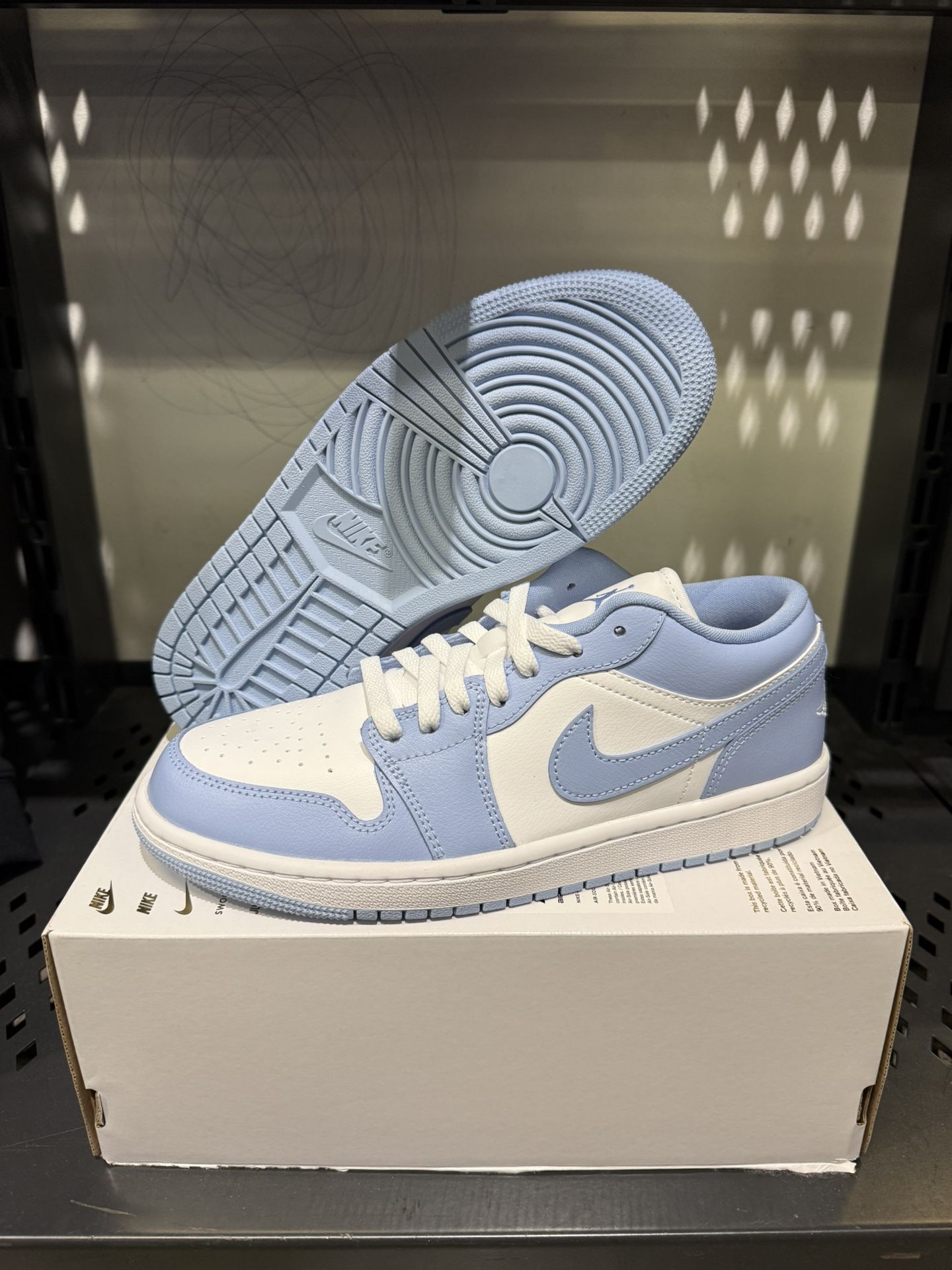 Nike Air Jordan 1 Low White Aluminum DC0774-142 Women's Size 9 Sneakers New