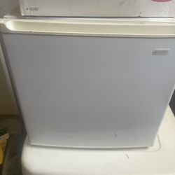 Mini Fridge Kenmore With Freezer For Ice