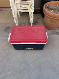 Igloo 48qt Cooler. 