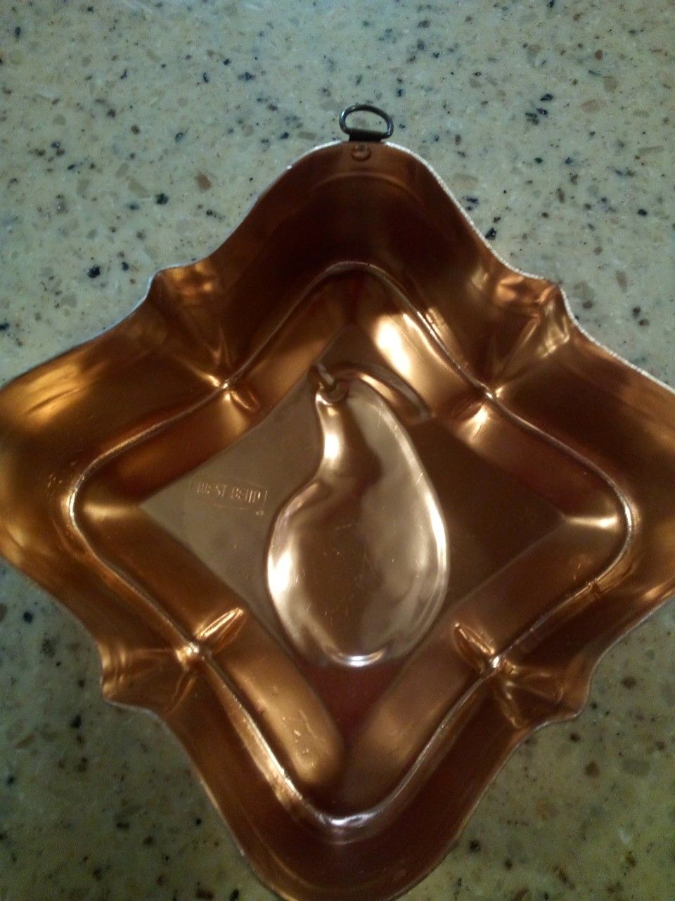 Vintage West bend copper jello mold/3 cup capacity/5.5x5.5x2 inches/ hanging decoration or for jello