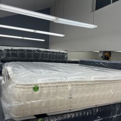 KING SIZE KING KOIL MATTRESS & BOX SPRINGS BED SET